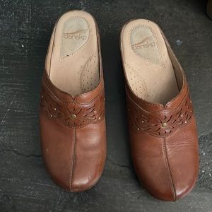 Dansko leather clogs brown/tan- open to offers